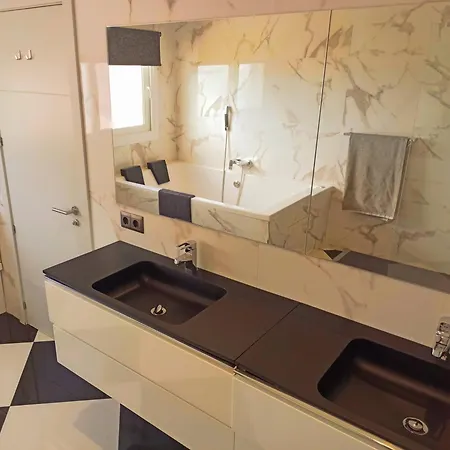 Luxury 7 Bedroom Heated Pool Hot Tub 5 Mins From The Sleeps 16 Villa Benalmádena