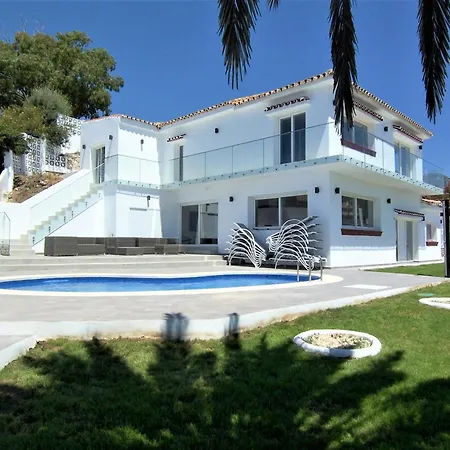 Villa Luxury 7 Bedroom Heated Pool Hot Tub 5 Mins From The Sleeps 16 *