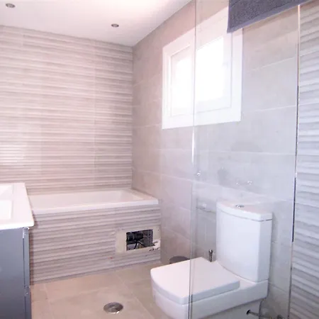 Luxury 7 Bedroom Heated Pool Hot Tub 5 Mins From The Sleeps 16