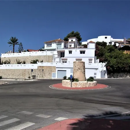 Luxury 7 Bedroom Heated Pool Hot Tub 5 Mins From The Sleeps 16 Villa *