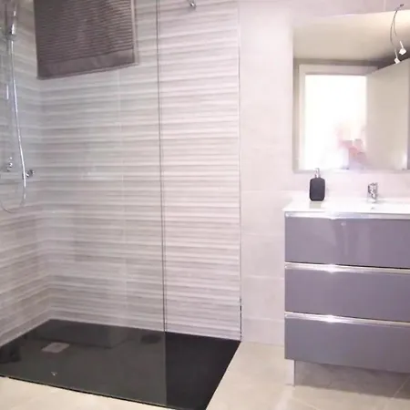 Villa Luxury 7 Bedroom Heated Pool Hot Tub 5 Mins From The Sleeps 16 *